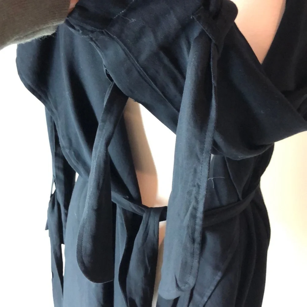 Thread & Supply Open Front Trench Black S